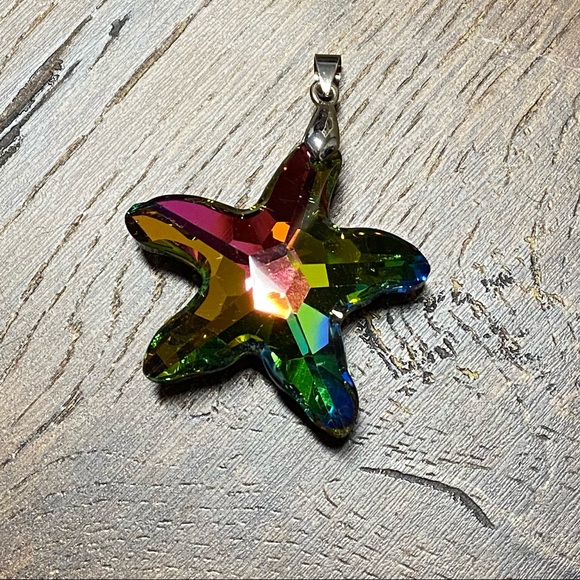 Crystal Starfish Pendant - Picture 2 of 8